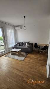 Ekskluzivna prodaja garsonjere u Kneževom parku.